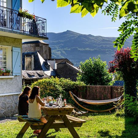 Pyrenees Cycling Lodge Saint-Savin  Exterior photo