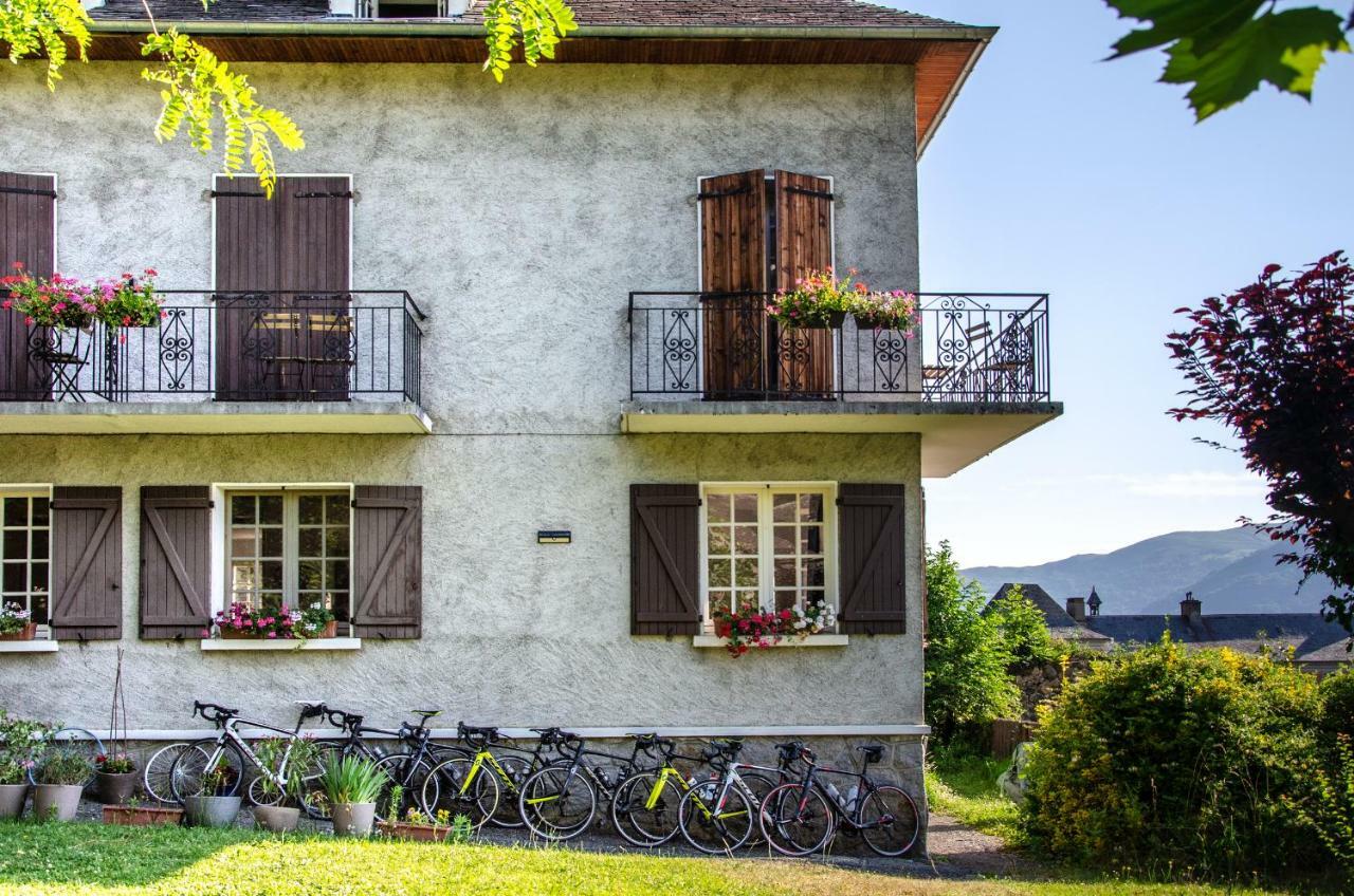 Pyrenees Cycling Lodge Saint-Savin  Exterior photo